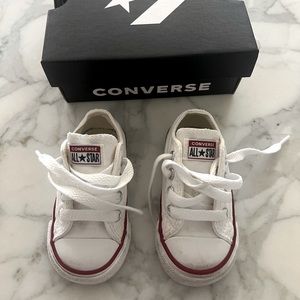 BABY CONVERSE SIZE 4C